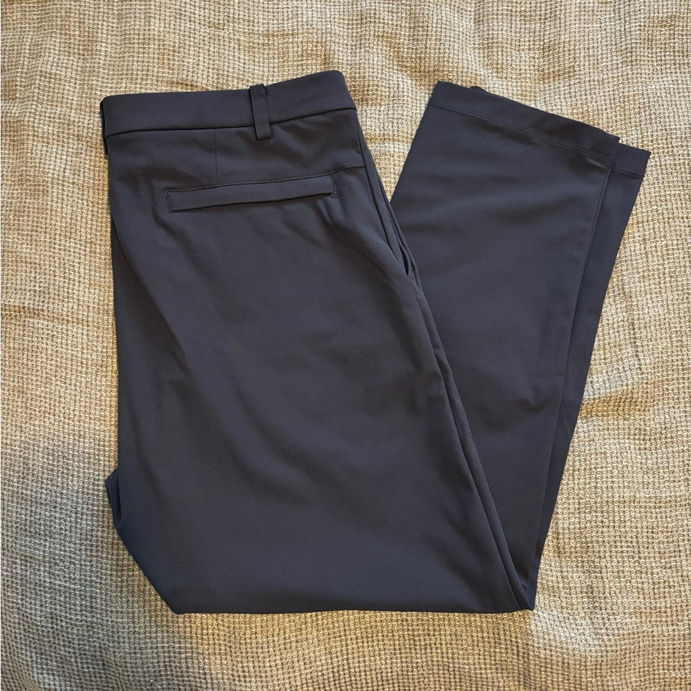 34x28 lululemon abc commission pant. Classic fit